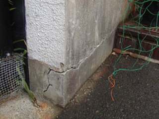 外壁 基礎巾木ひび割れ・欠損