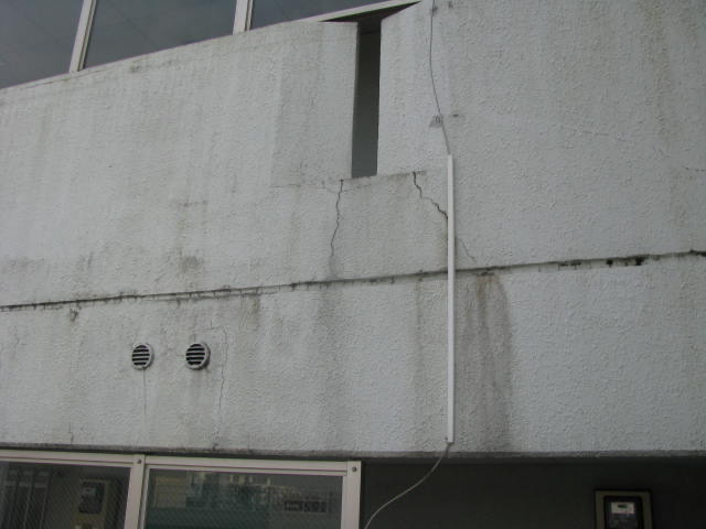 外壁 塗膜のひび割れ